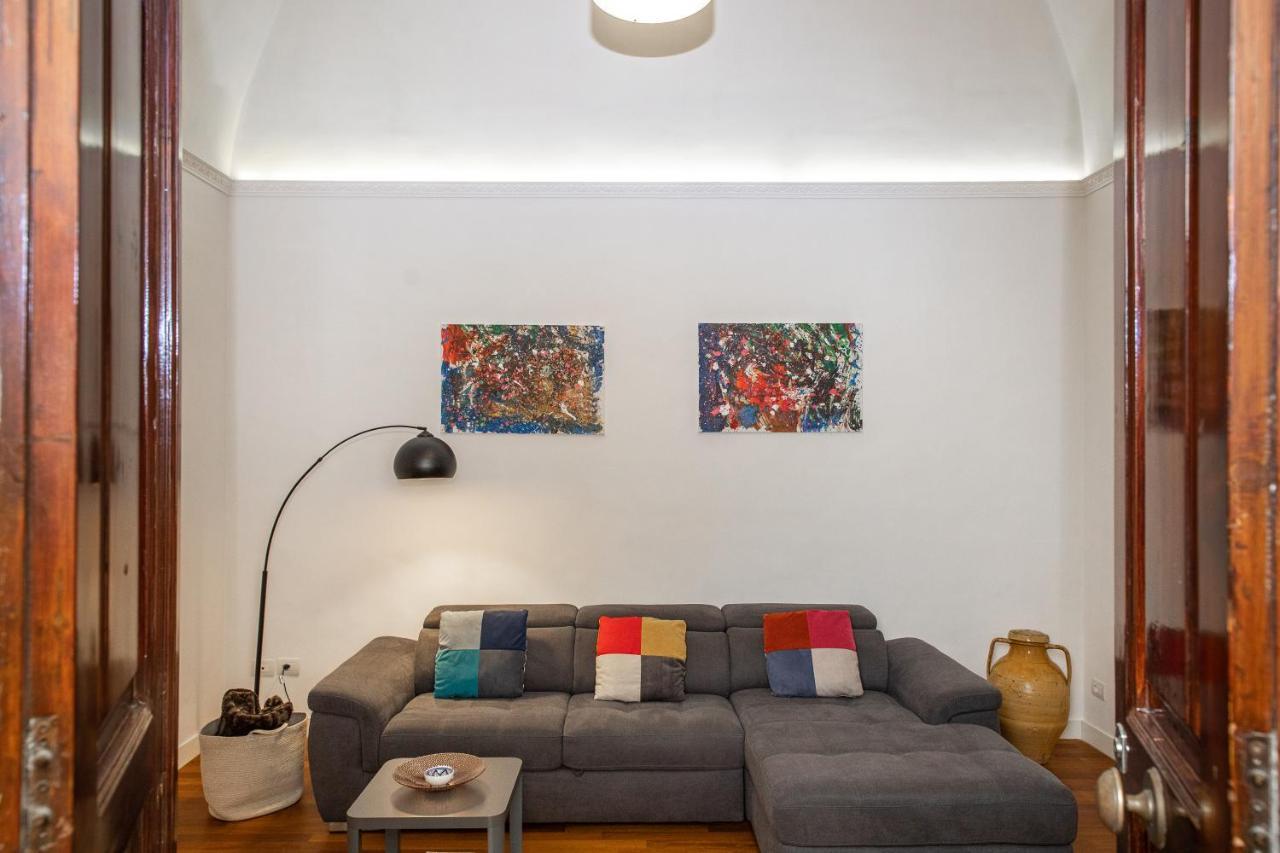 Casa Dei Visionari Bari Exterior foto